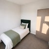 Photo 6: Single room