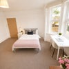 Photo 4: Bedroom