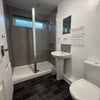 Photo 5: Room 5 En-Suite