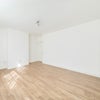 Photo 7: Room 1