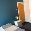 Photo 18: room 4
