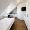 Photo 3: Room 4