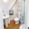 Photo 4: Room 4 - Ensuite