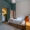 Photo 6: En-Suite 4