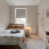 Photo 7: En-Suite 4 