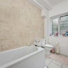 Photo 9: 🏡 Well-Maintained Bathroom