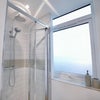 Photo 3: Bright en-suite