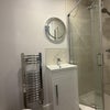 Photo 5: En-suite