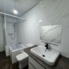 Photo 7: bathroom