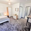 Photo 2: Room 4 En Suite
