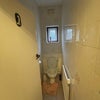 Photo 3: toilet