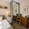 Photo 2: Room 4