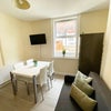 Photo 9: LOUNGE