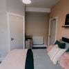 Photo 6: Room 1