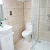 Photo 3: Room 5 Ensuite