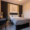 Photo 4: Double En-Suite