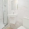 Photo 3: Room 1 Ensuite