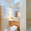 Photo 3: Ensuite bathroom
