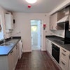 Photo 7: Kitchen