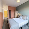 Photo 2: Room 5 En Suite