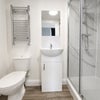 Photo 4: Room 1 En-suite