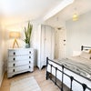 Photo 6: Room 4