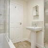 Photo 4: Upstair bathroom