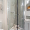 Photo 4: En suite