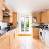 Photo 5: kitchen