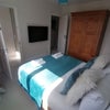 Photo 4: double ensuite shower £650 pcm