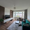 Photo 4: Spacious Living-room