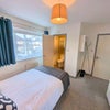 Photo 2: Room 5 En Suite