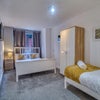 Photo 7: Room 1