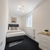Photo 5: Room 4