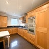 Photo 7: Kitchen