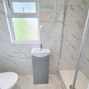 Photo 3: Shower-Room