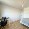 Photo 4: Room 1