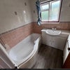 Photo 6: Upstairs washroom