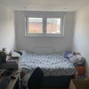 Photo 4: Mid-sized room (£750)