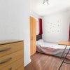 Photo 4: room c
