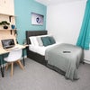 Photo 1: Large double bedroom with en-suite available now