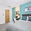 Photo 4: Large double bedroom with en-suite available now