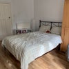 Photo 2: Sun shines straight on the bed, homely fresh and pretty. Zen feel in spacious room 