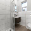 Photo 7: Full Bathroom 2