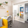 Photo 10: Room 2