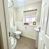 Photo 17: Room 1: En-suite bathroom with 24/7 running hot water
