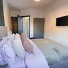 Photo 3: Room 4