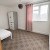 Photo 2: Room to let