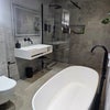 Photo 7: bathroom