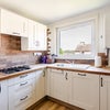 Photo 7: Kitchen